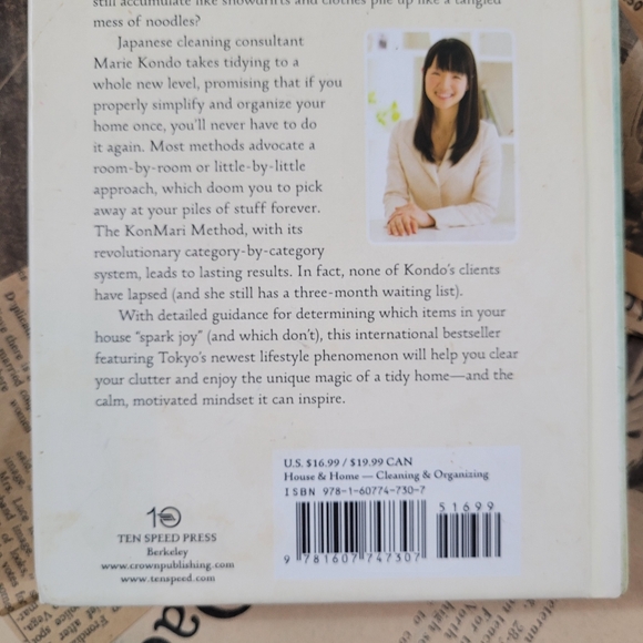 The Life-Changing Magic of Tidying Up Japanese Art of Decluttering & Organizing - Picture 7 of 10